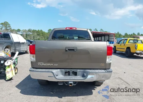 2010 Toyota Tundra Grade 5.7L V8 z USA, uszkodzony, nr VIN 5TFEY5F12AX094192